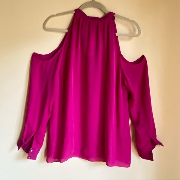 Nicole Miller Artelier Cold Shoulder 100% Silk Blouse - Picture 4 of 7